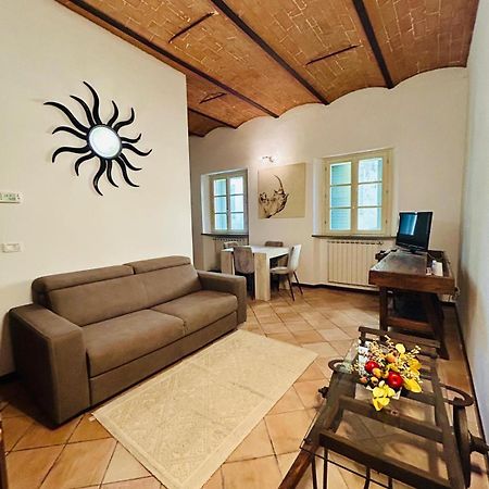 Elisia Apartment Terricciola Екстериор снимка