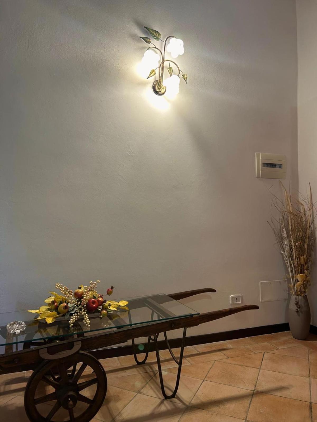 Elisia Apartment Terricciola Екстериор снимка