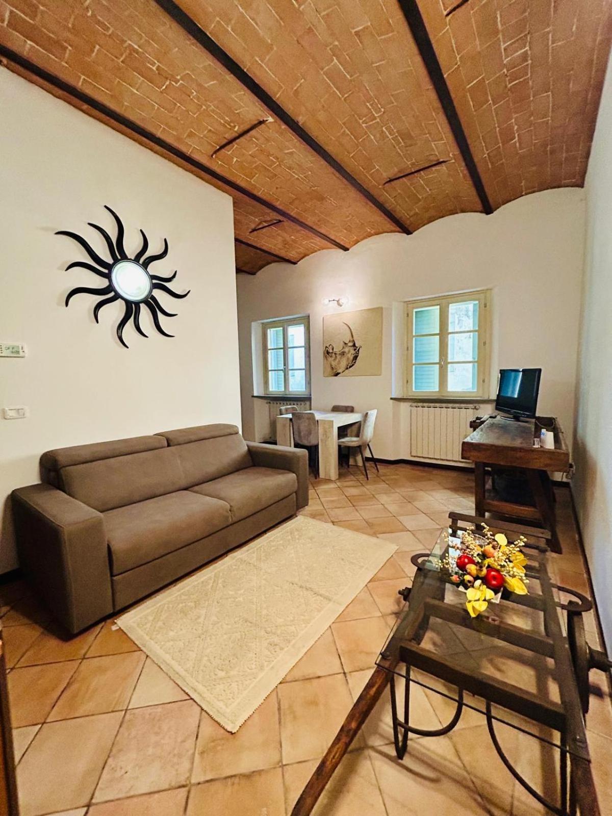 Elisia Apartment Terricciola Екстериор снимка
